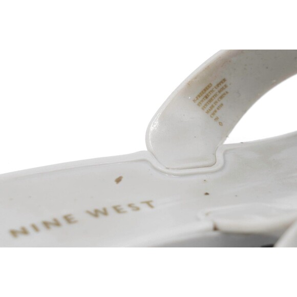 Grey Nine West Flower Flip Flops Size 7 - Picture 7 of 8